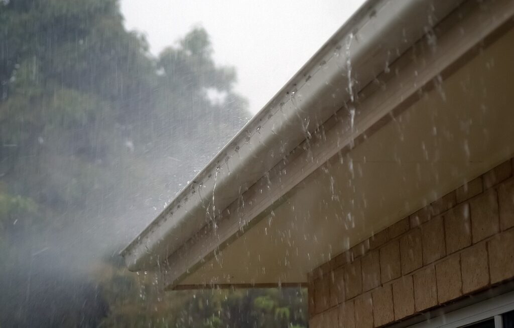 rain, roof, water, storm, wet, weather, house, nature, rain, rain, rain, rain, roof, roof, roof, roof, roof-432770.jpg